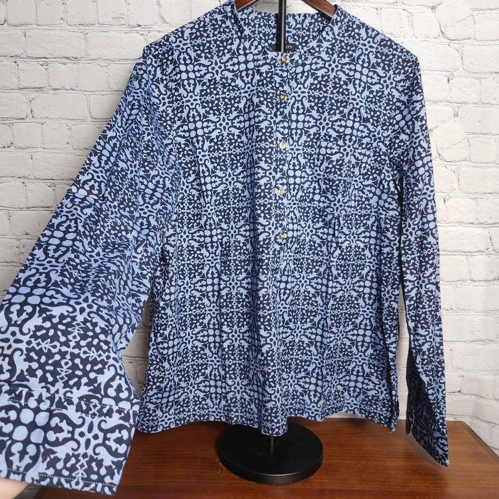 L Talbots half button long sleeve dark blue and light blue damask pattern